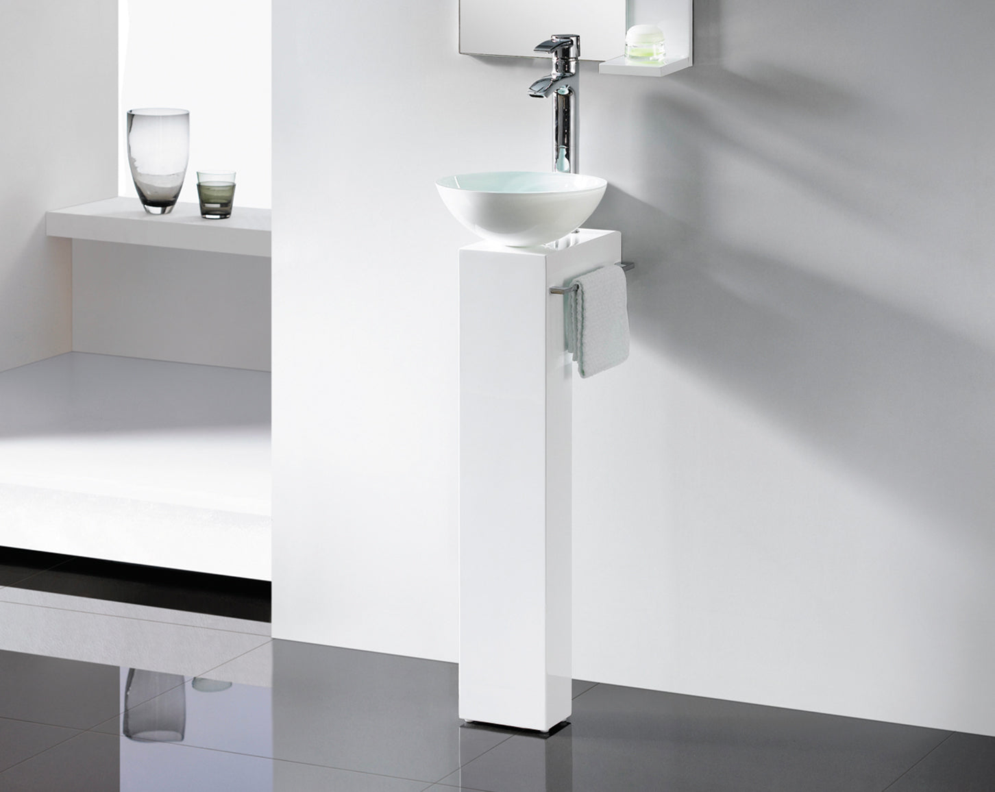 Wooden pedestal